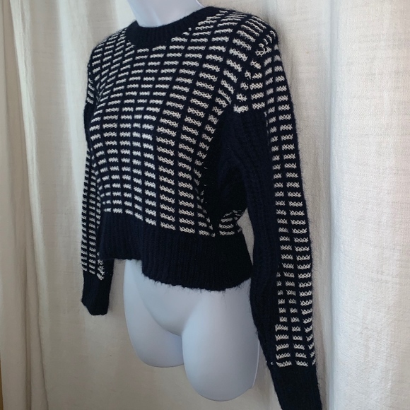 NWT URBAN OUTFITTERS Navy/White Cropped Sweater! - Picture 2 of 5